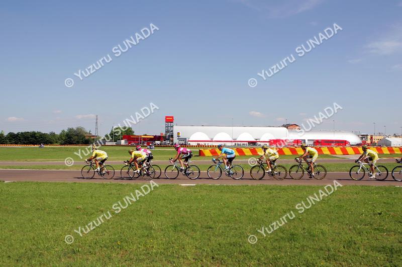 Peloton in FERRARI Circuit007p.jpg